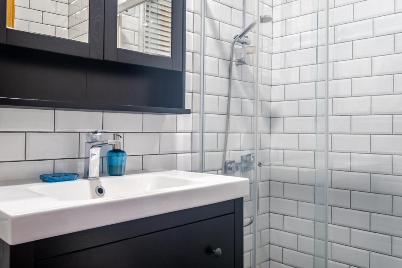 Апартаменты Flat With Balcony Near Bull Statue In Kadikoy Стамбул Экстерьер фото